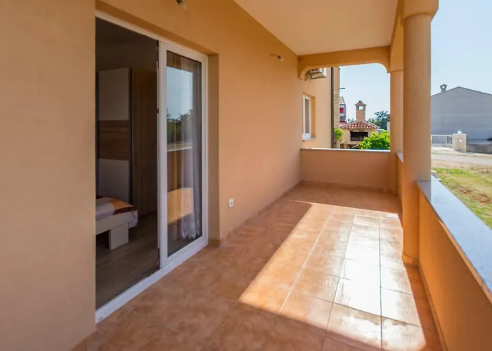 Διαμέρισμα Lavanda 2 *