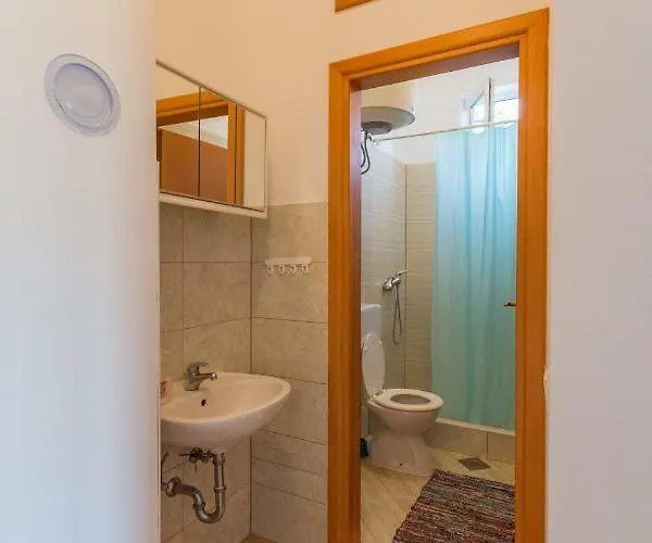 Διαμέρισμα Lavanda 2 *