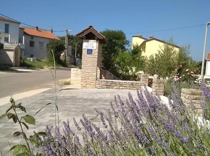 Διαμέρισμα Lavanda 2 *